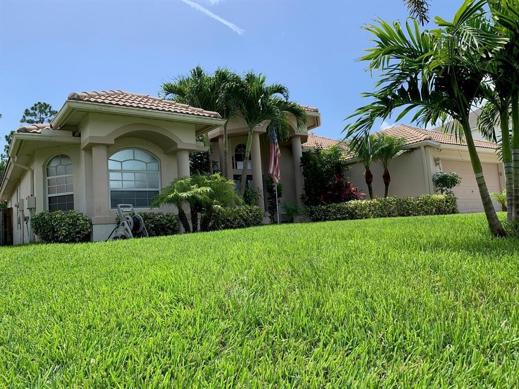 Photo of 3479 SW Fashoda Street, Port Saint Lucie, FL 34953 (MLS # F10434370)