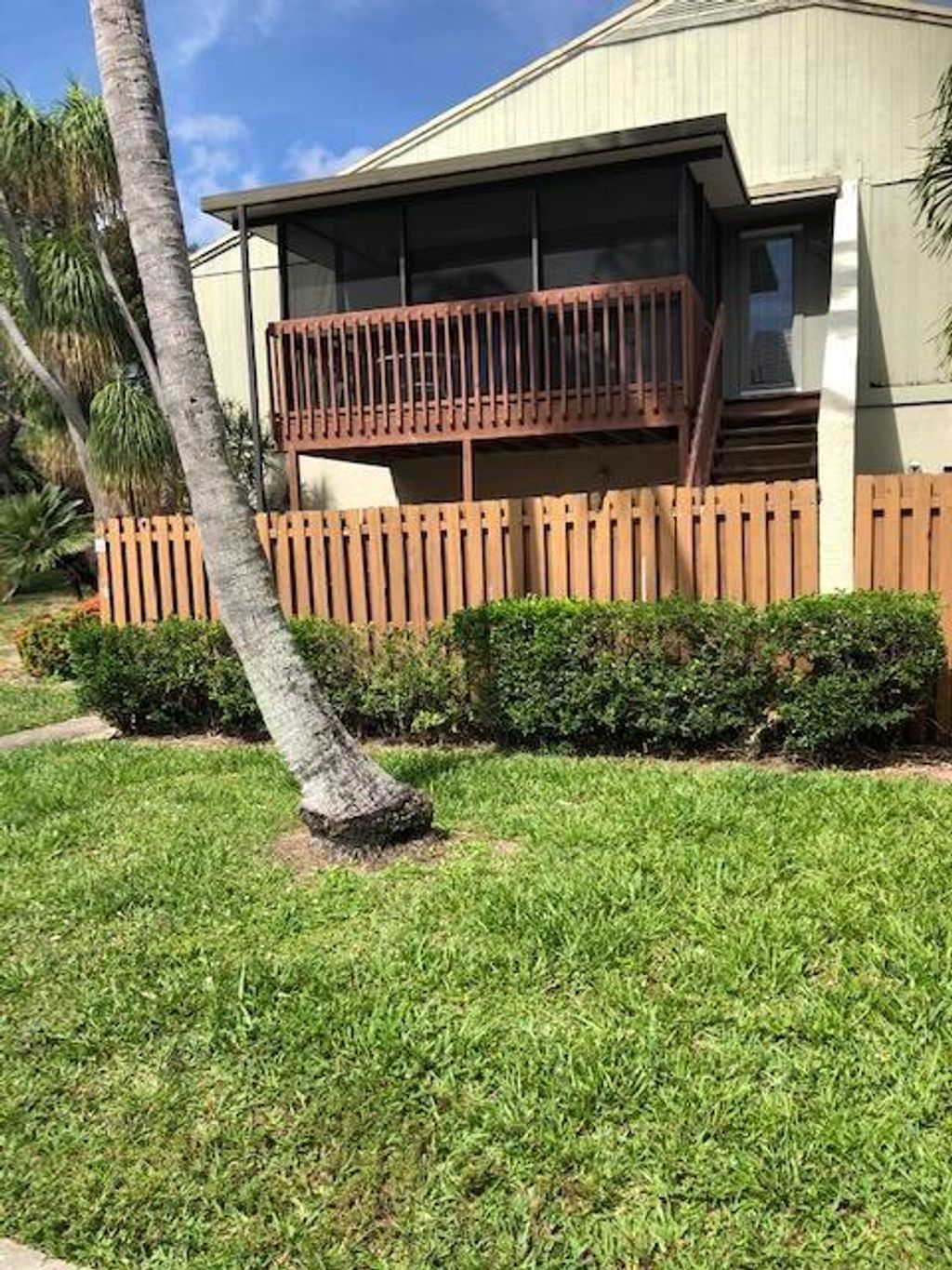 Photo of 14 Crossings Circle #G, Boynton Beach, FL 33435 (MLS # R11108055)