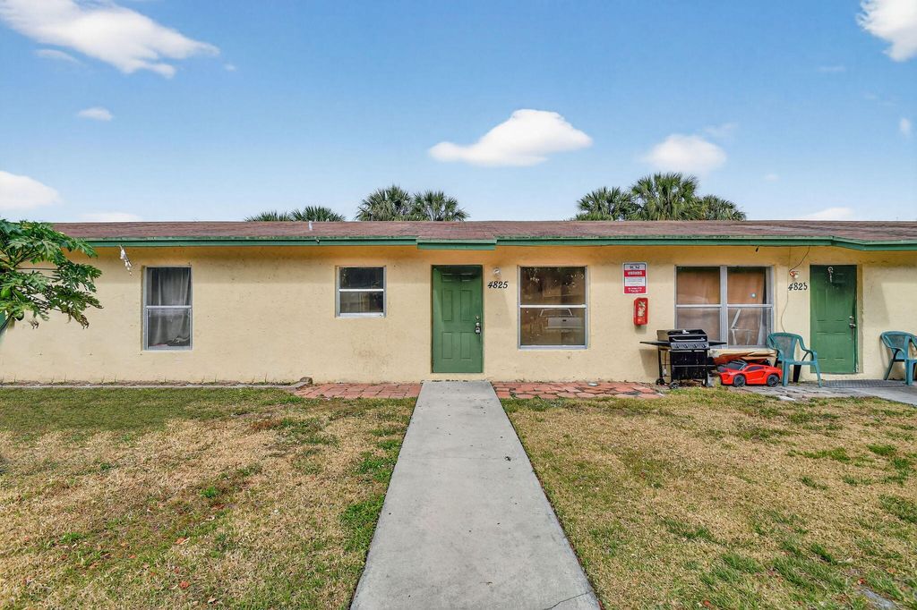 Photo of 4817 Serafica Drive, Lake Worth, FL 33461 (MLS # B26030457)