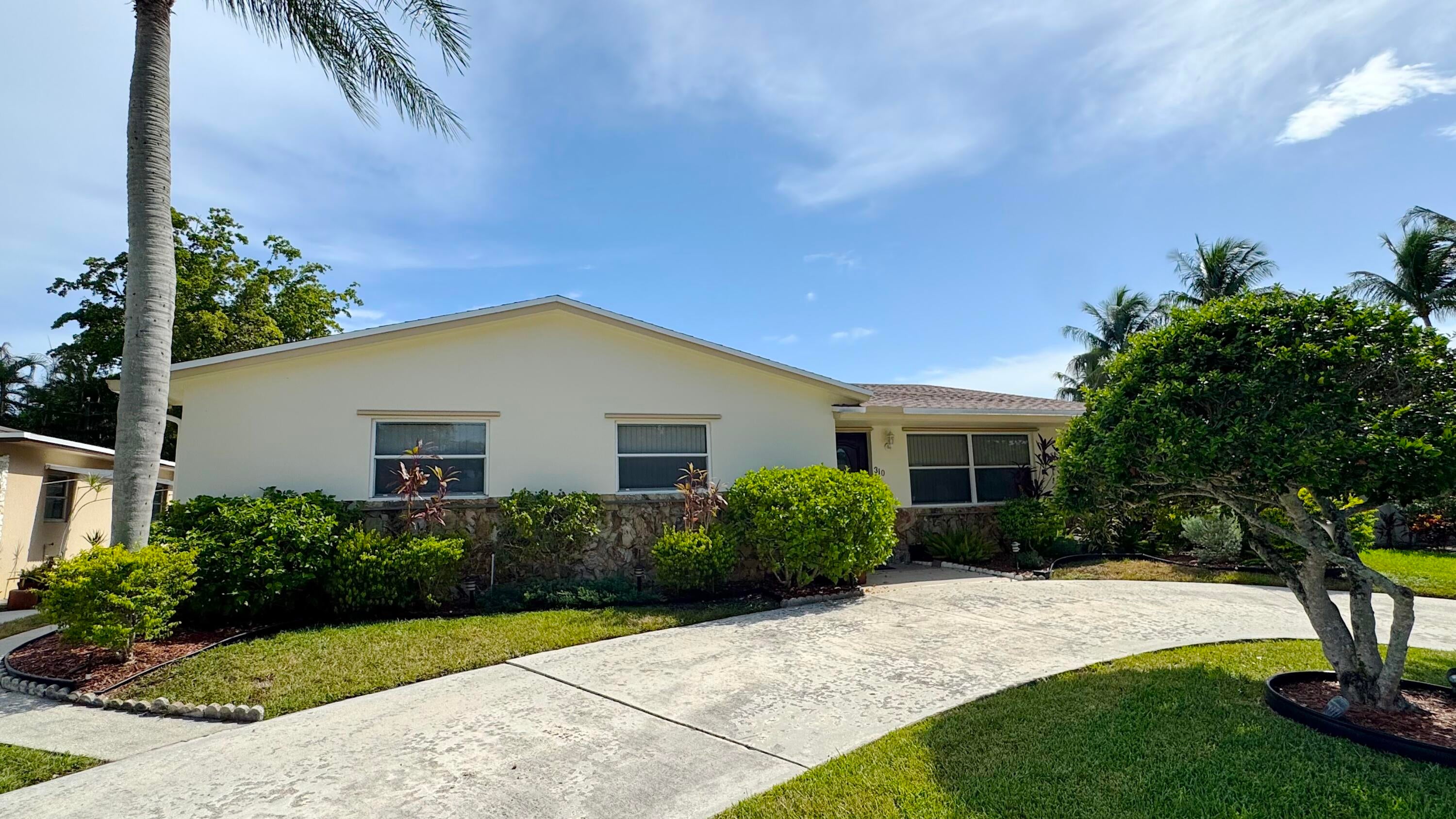 310 SE 4TH Terrace