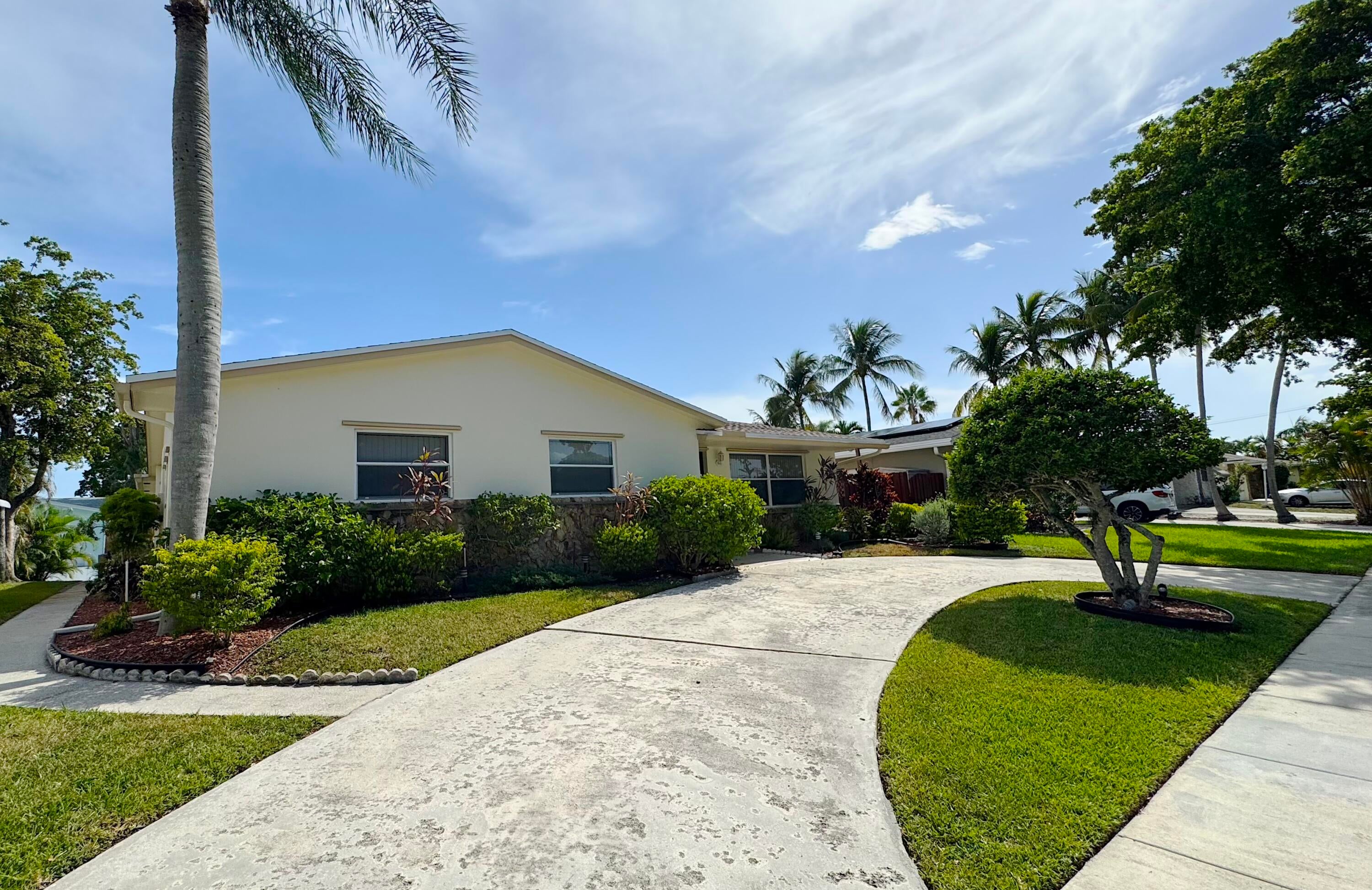 310 SE 4TH Terrace