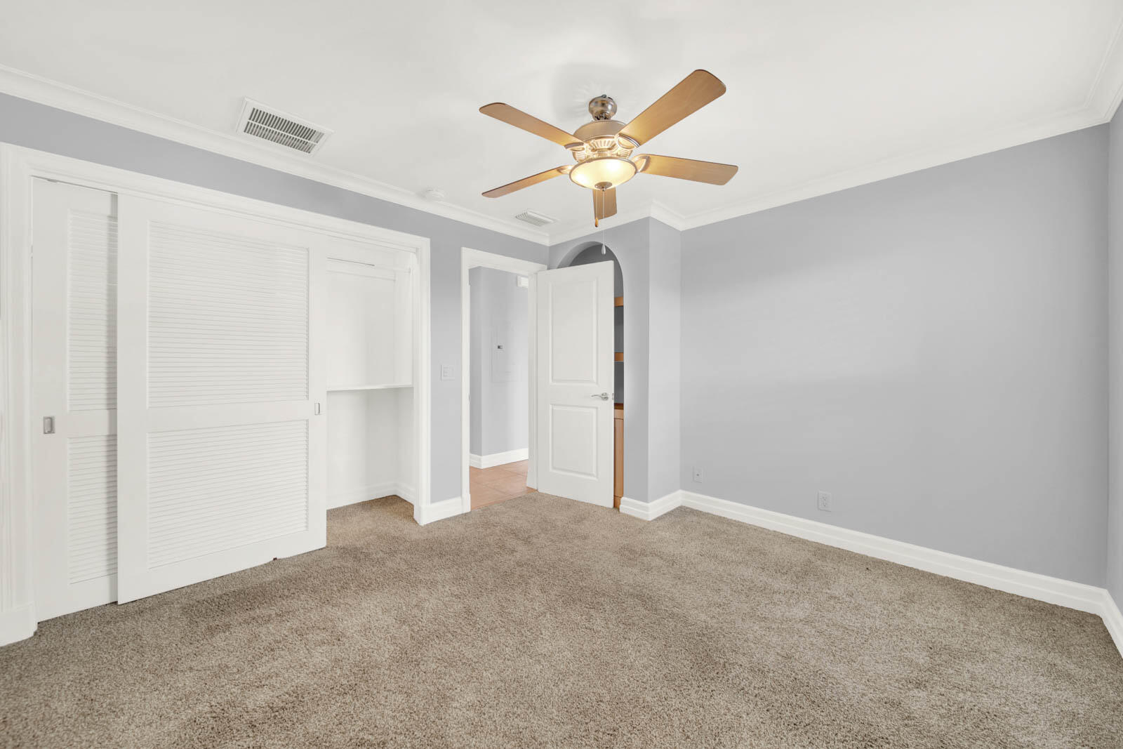 EDGEWATER VILLAS CONDO - Residential