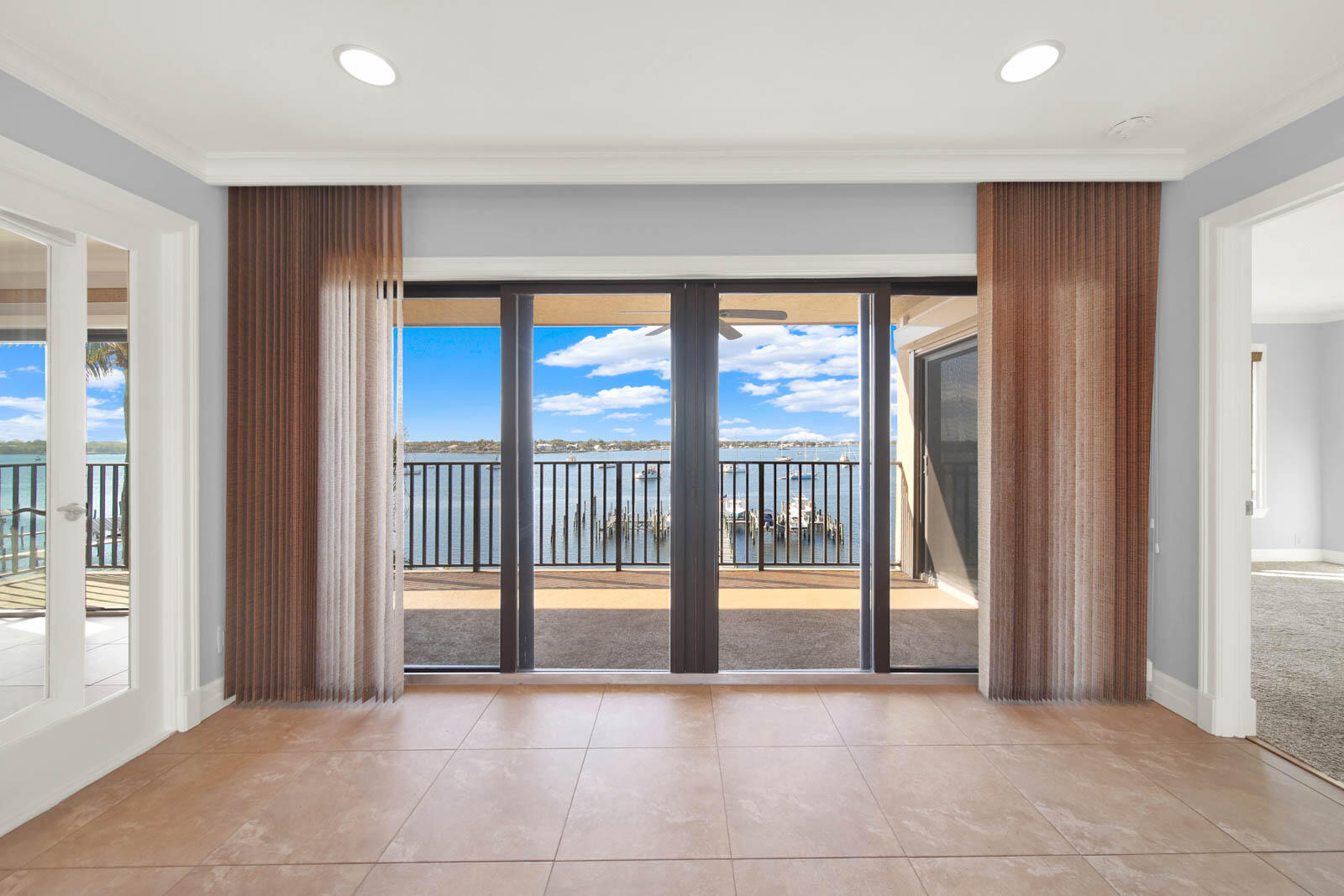 EDGEWATER VILLAS CONDO - Residential