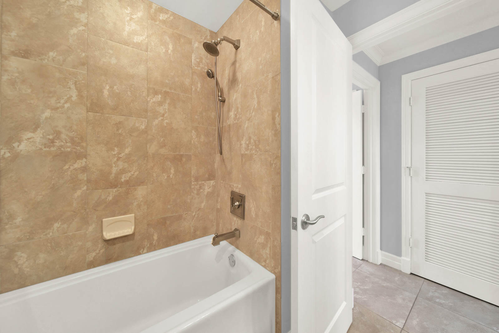 EDGEWATER VILLAS CONDO - Residential