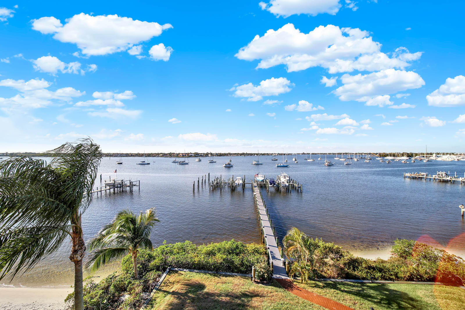 EDGEWATER VILLAS CONDO - Residential