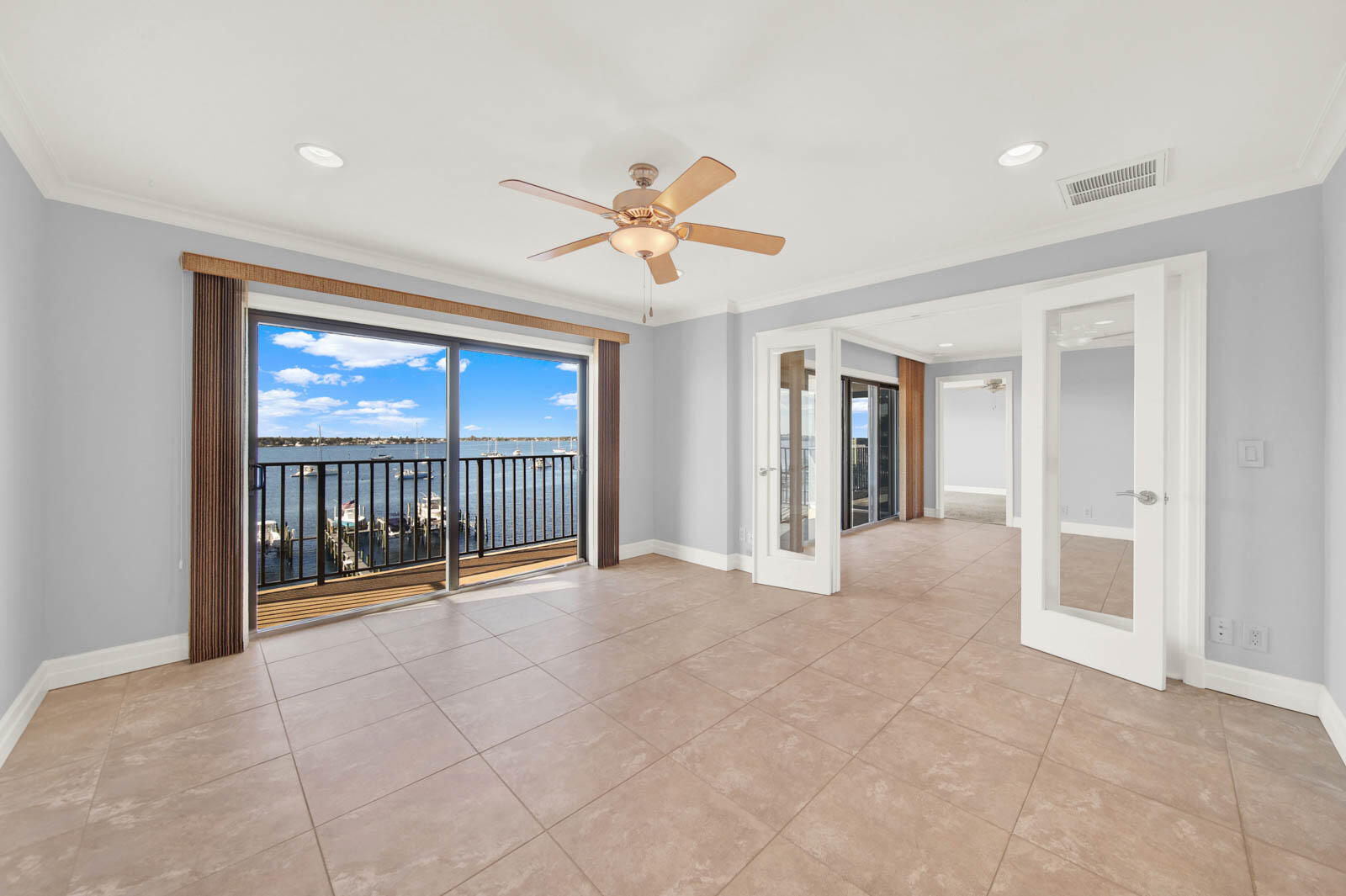 EDGEWATER VILLAS CONDO - Residential