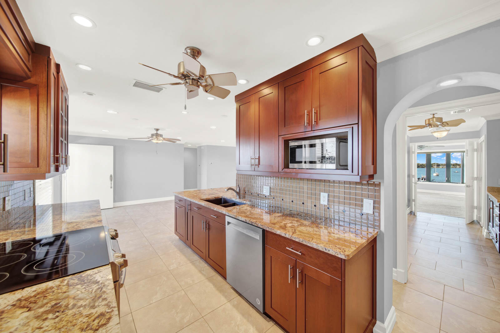 EDGEWATER VILLAS CONDO - Residential