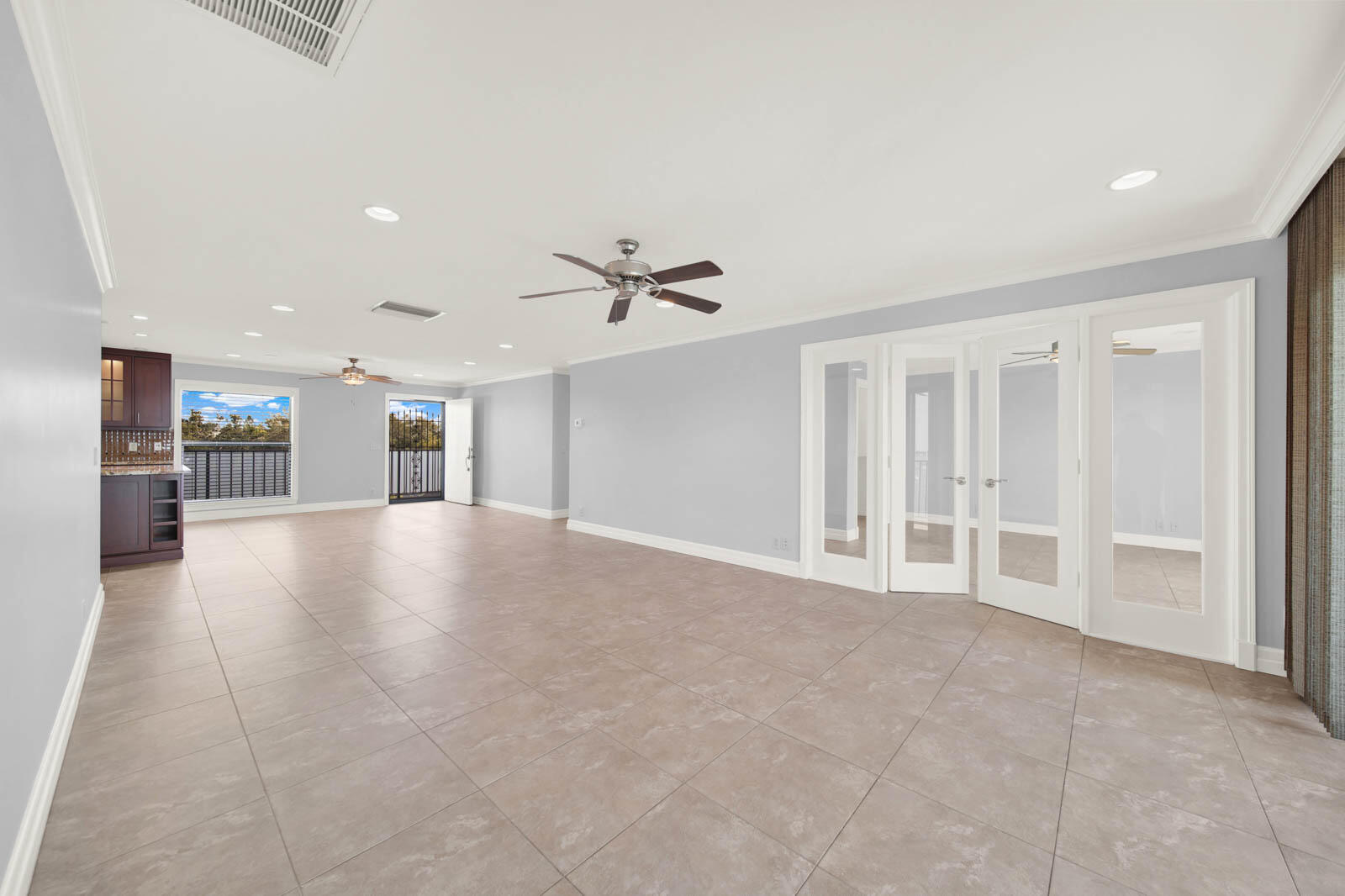 EDGEWATER VILLAS CONDO - Residential