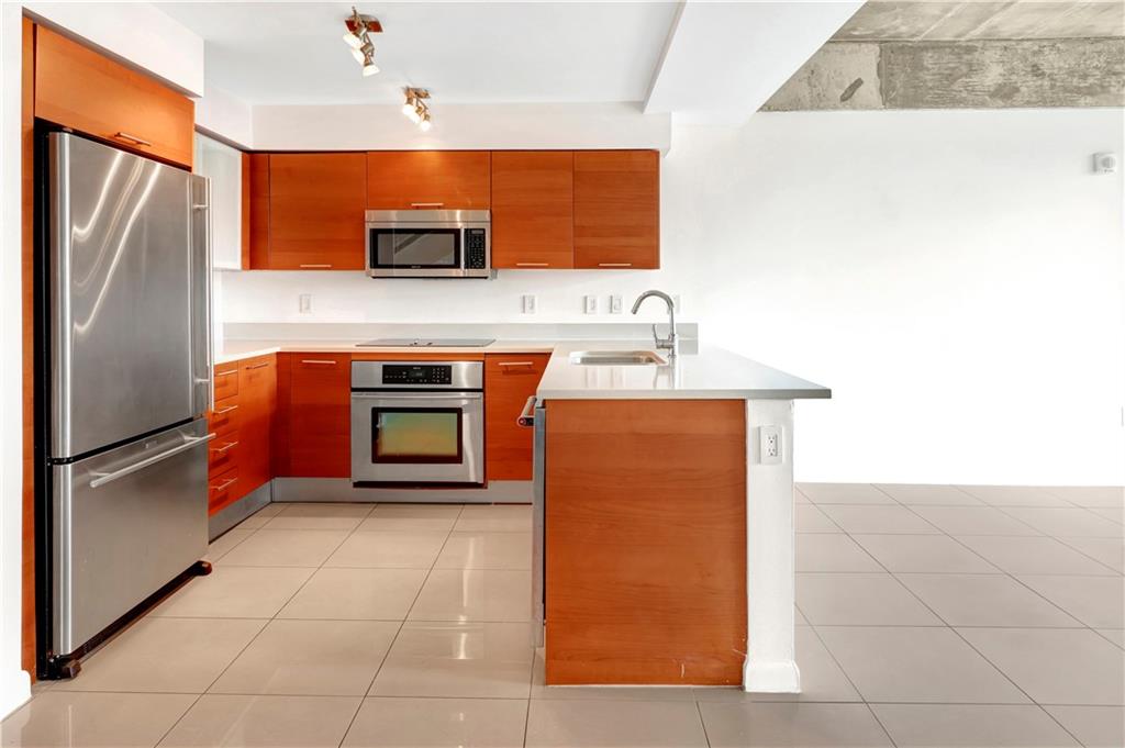 MIDBLOCK MIAMI CONDO - Residential Lease