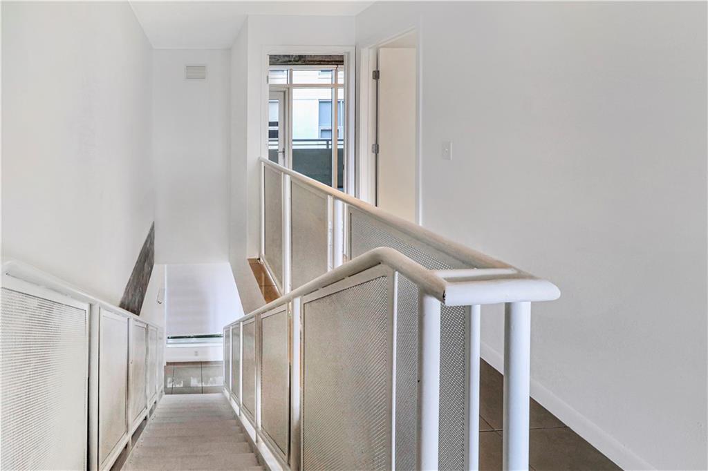 MIDBLOCK MIAMI CONDO - Residential Lease