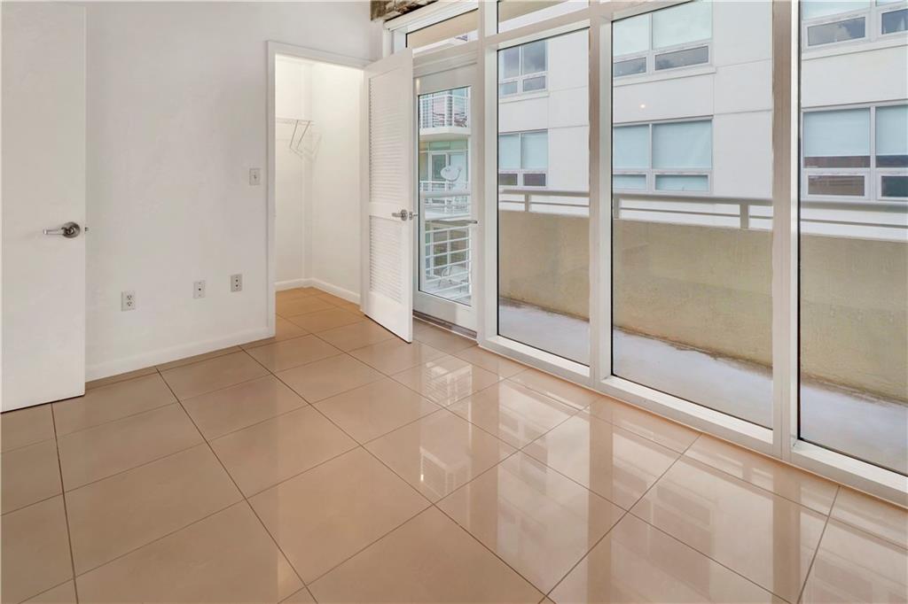 MIDBLOCK MIAMI CONDO - Residential Lease