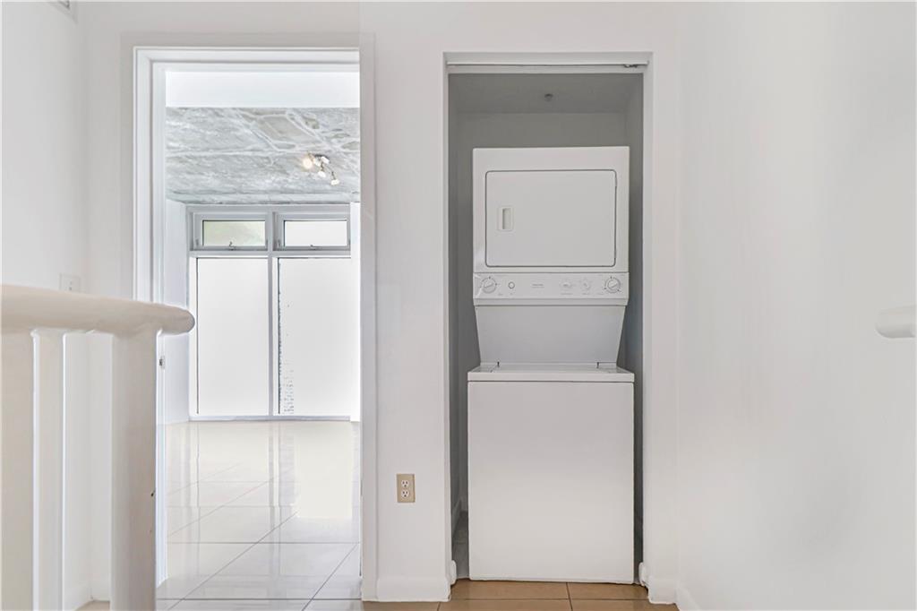 MIDBLOCK MIAMI CONDO - Residential Lease