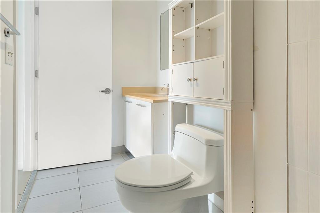 MIDBLOCK MIAMI CONDO - Residential Lease