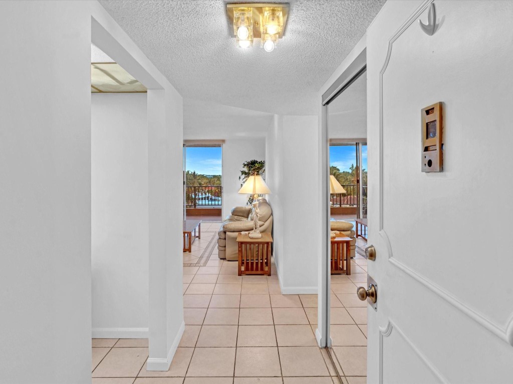 Rio Espana Condominium - Residential