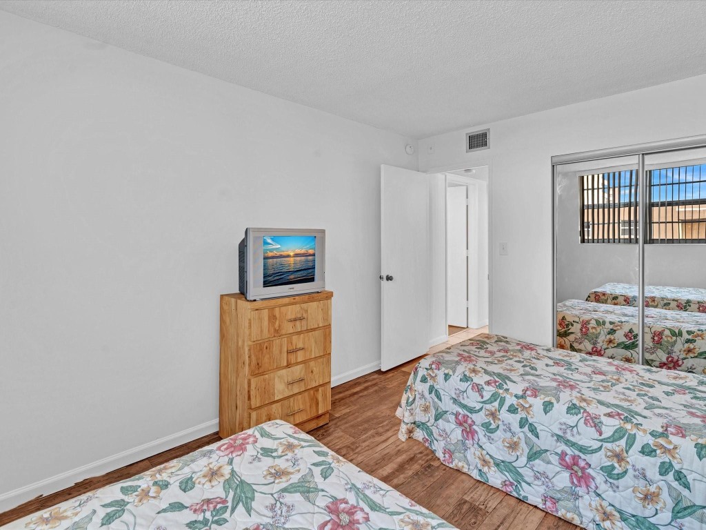 Rio Espana Condominium - Residential