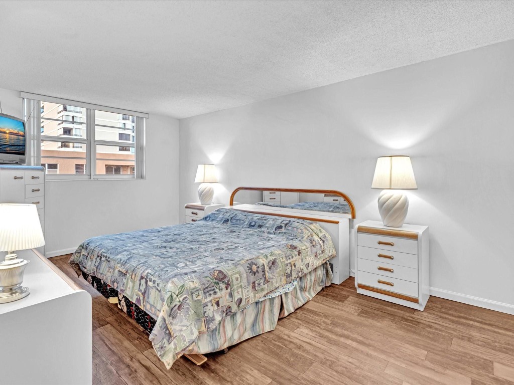 Rio Espana Condominium - Residential