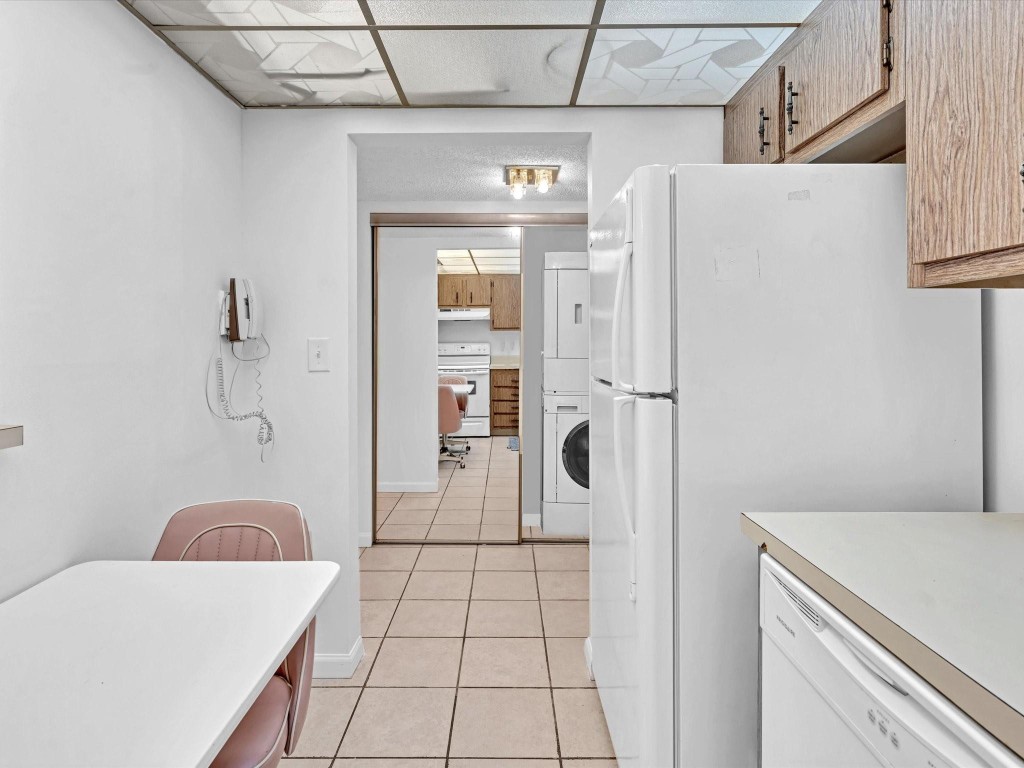 Rio Espana Condominium - Residential