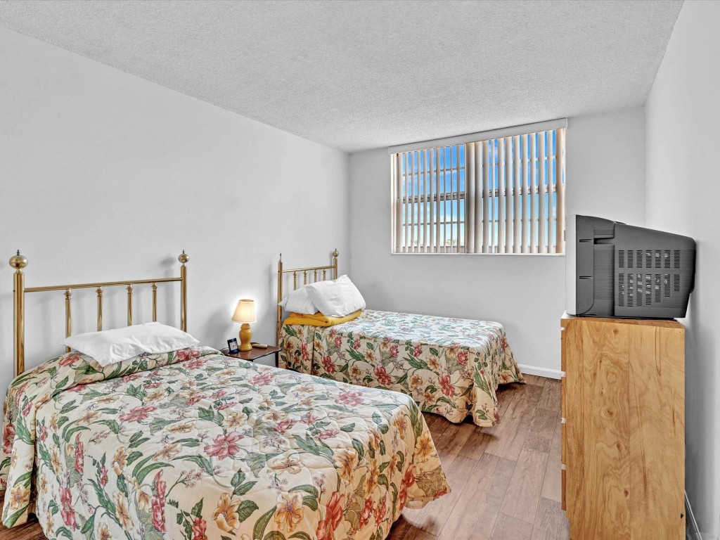 Rio Espana Condominium - Residential