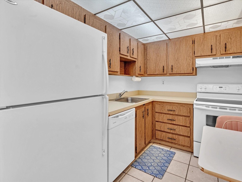 Rio Espana Condominium - Residential