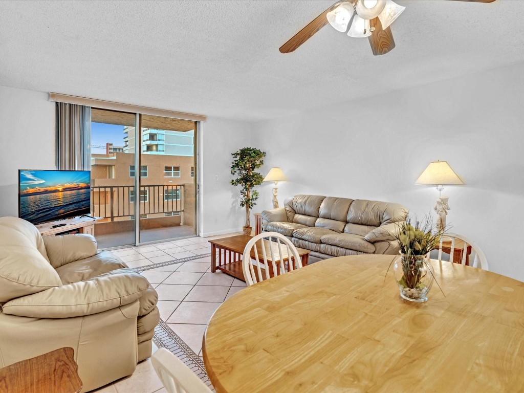 Rio Espana Condominium - Residential