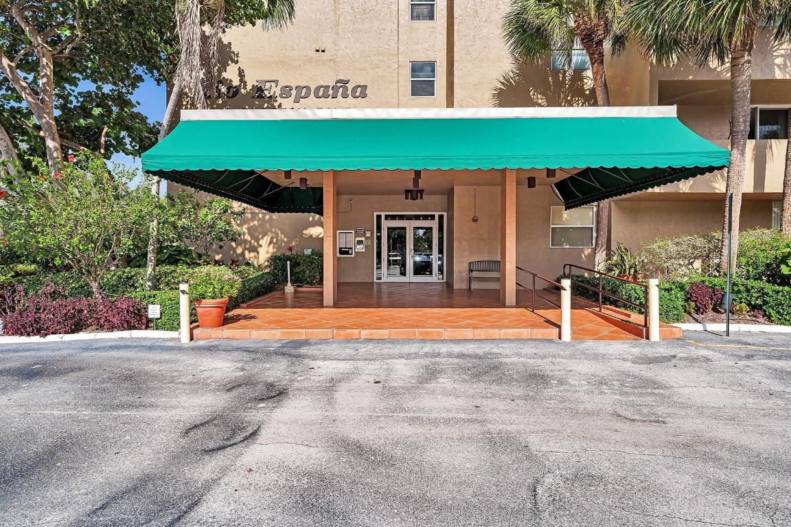 Rio Espana Condominium - Residential