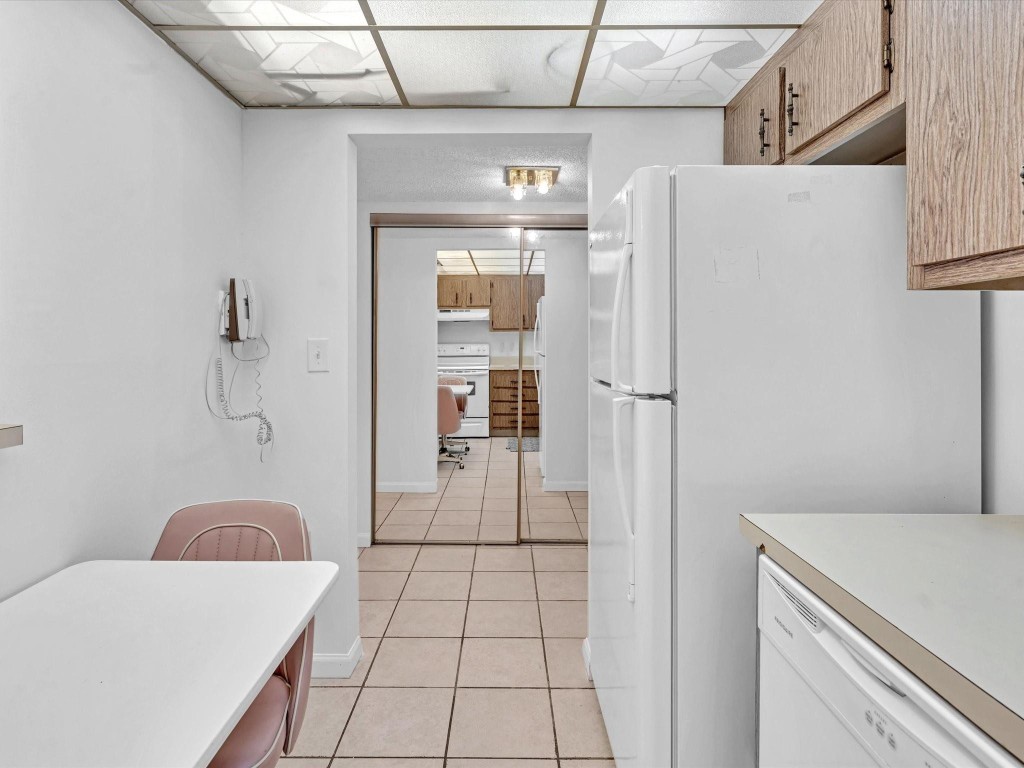 Rio Espana Condominium - Residential