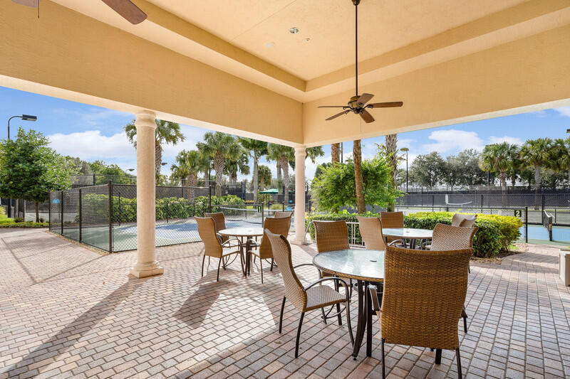 FOUR SEASONS - Residential