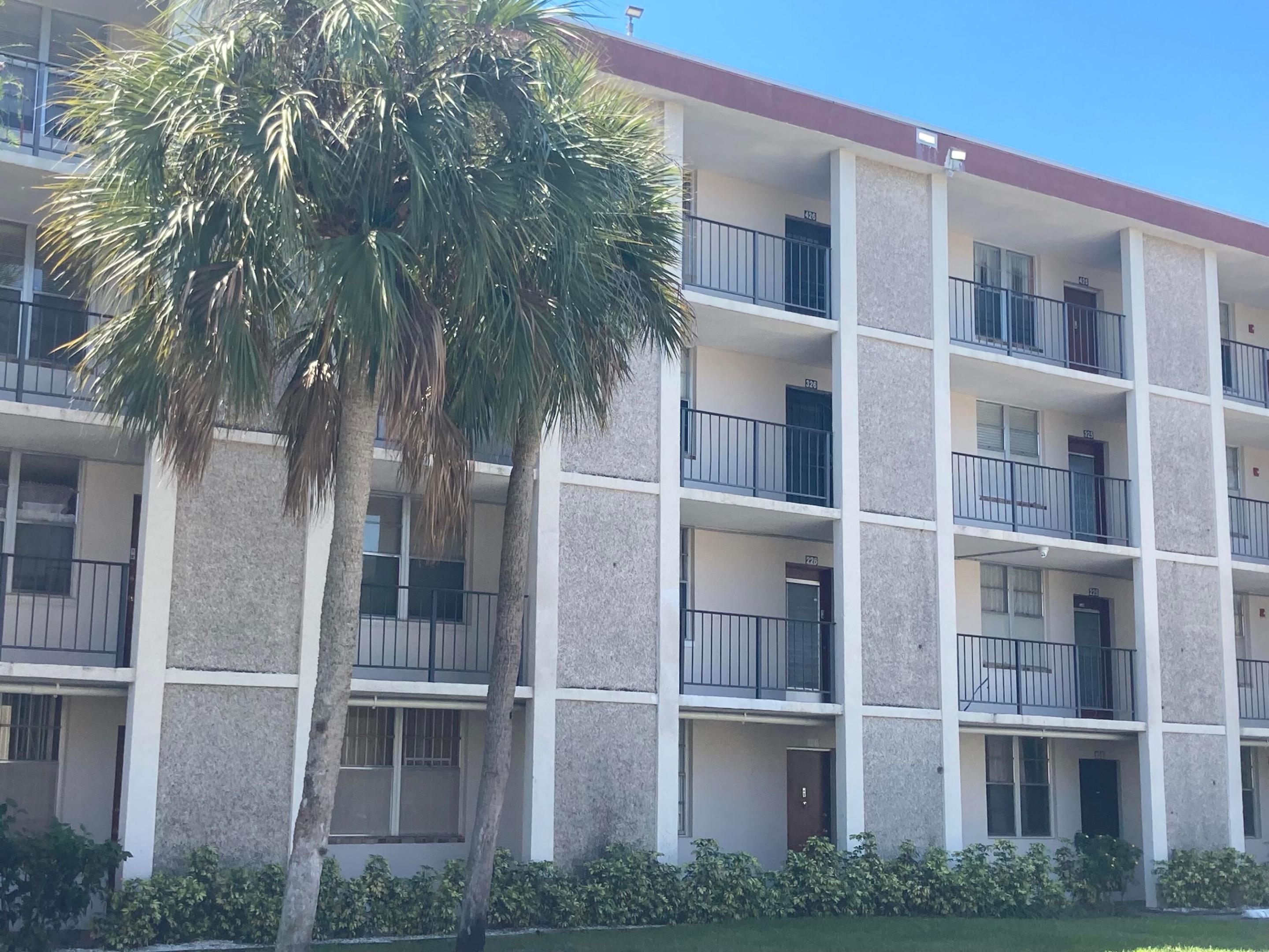 CYPRESS CHASE CONDO NO 7 - Residential