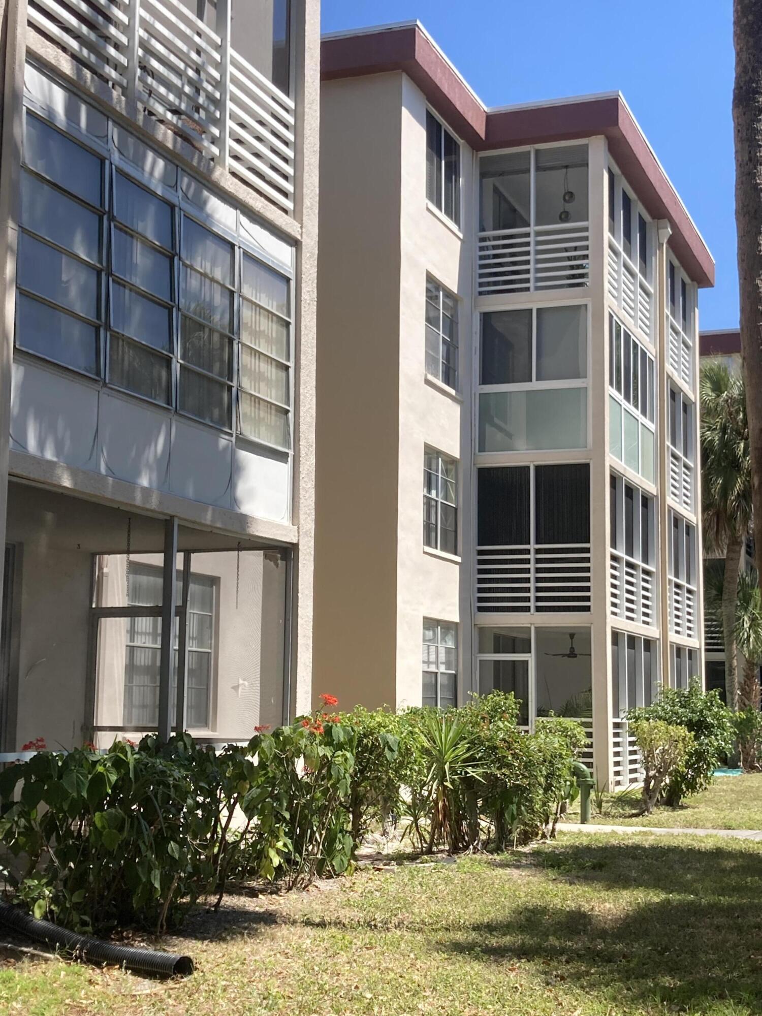 CYPRESS CHASE CONDO NO 7 - Residential