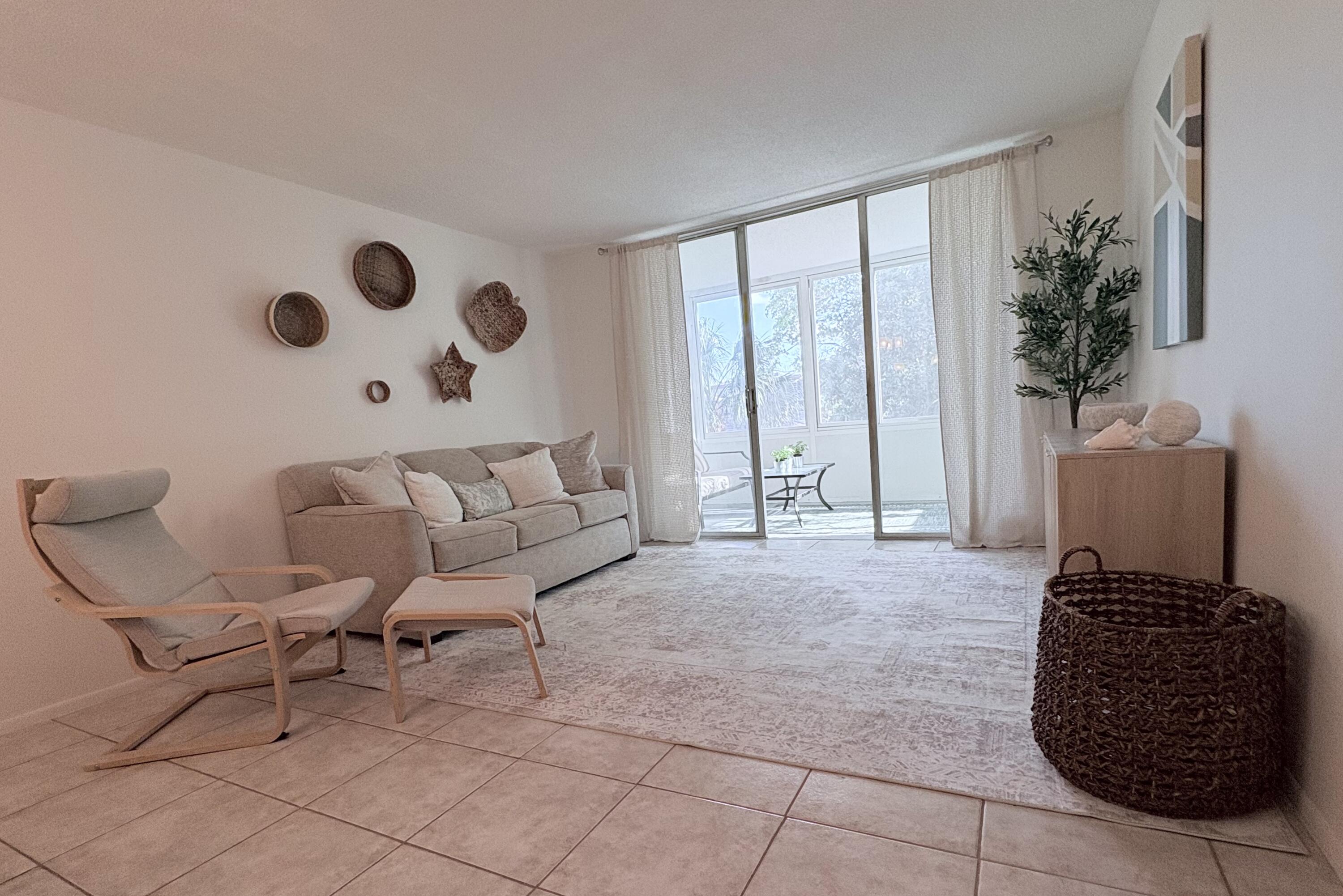 CYPRESS CHASE CONDO NO 7 - Residential