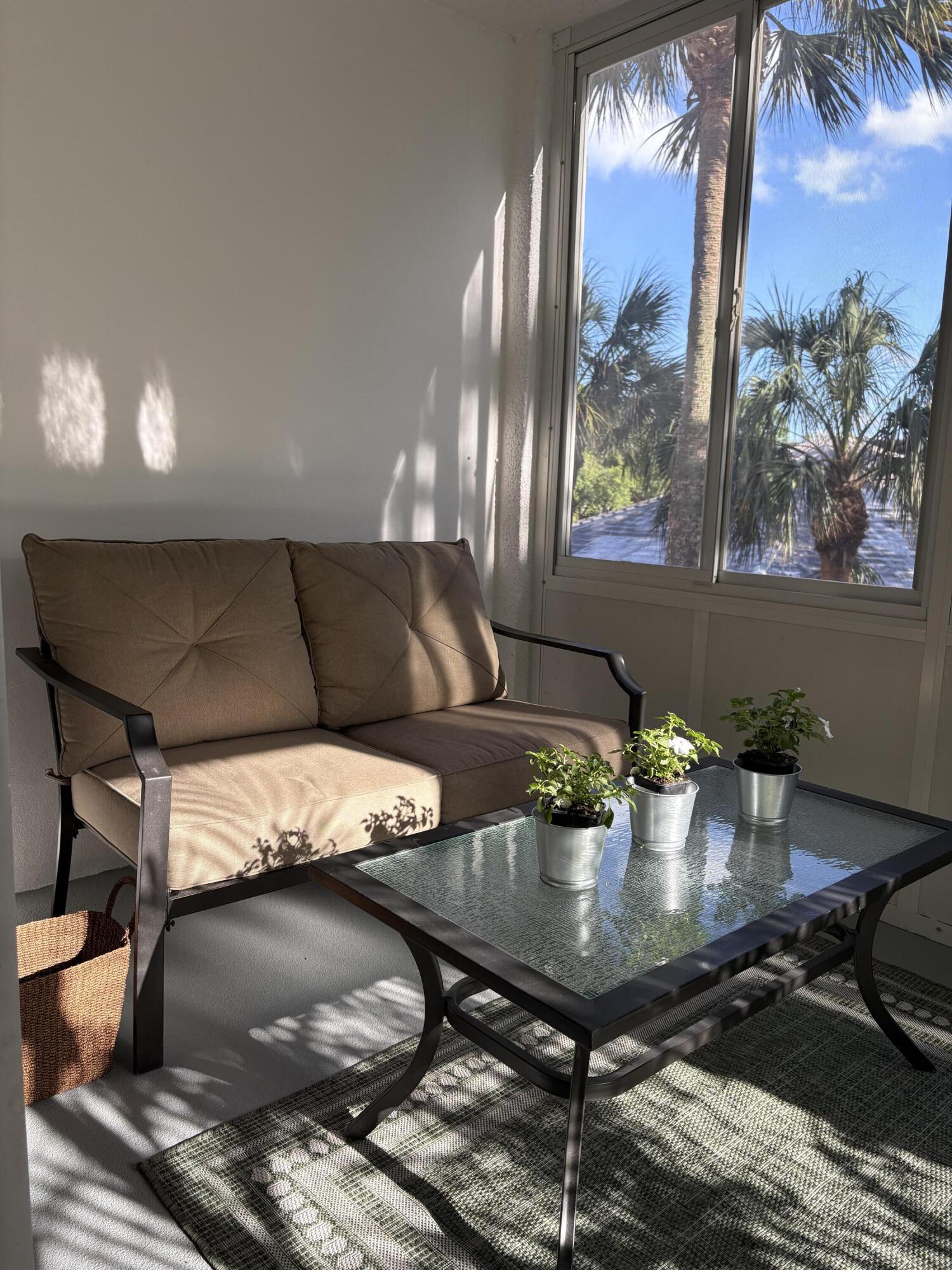 CYPRESS CHASE CONDO NO 7 - Residential