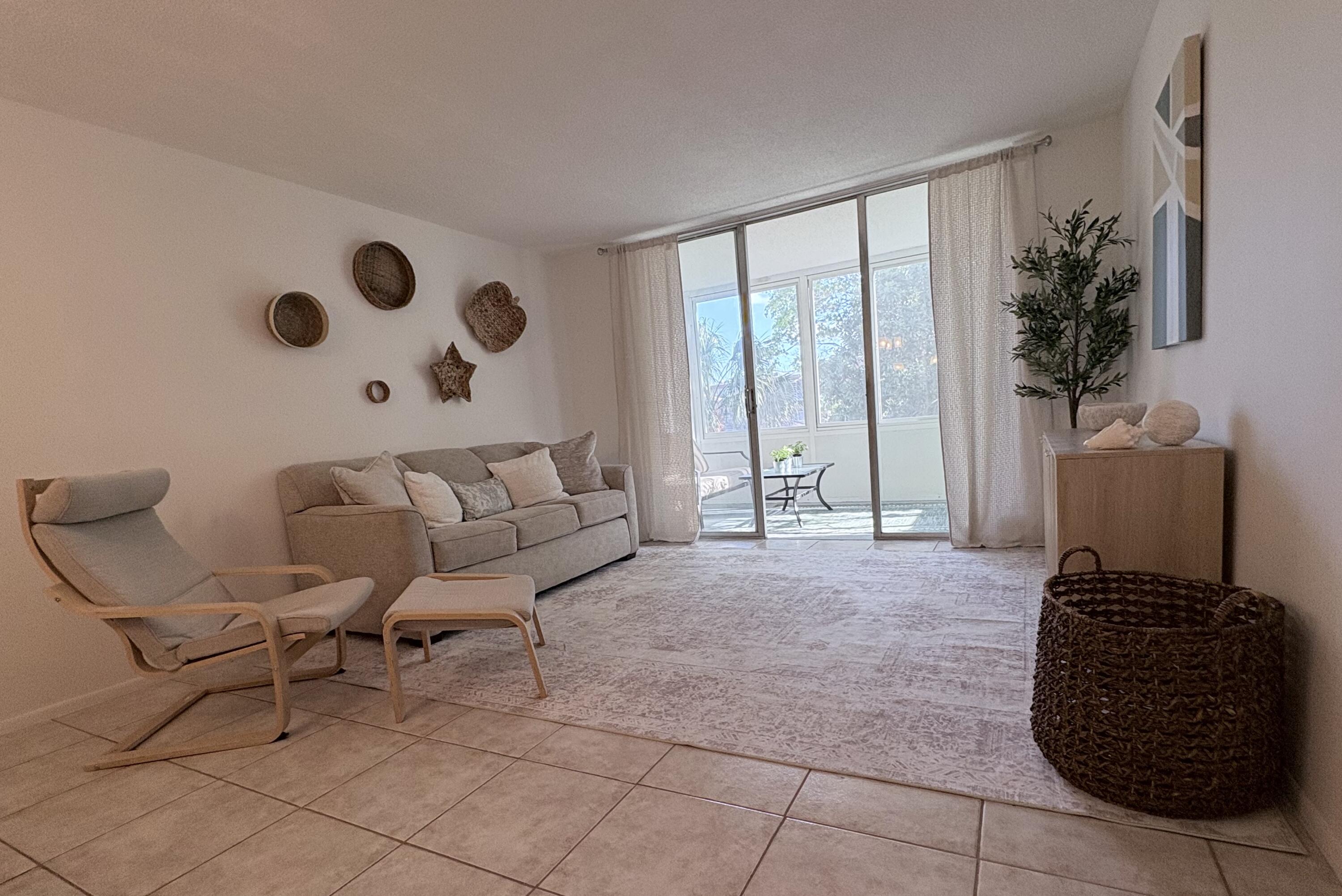 CYPRESS CHASE CONDO NO 7 - Residential