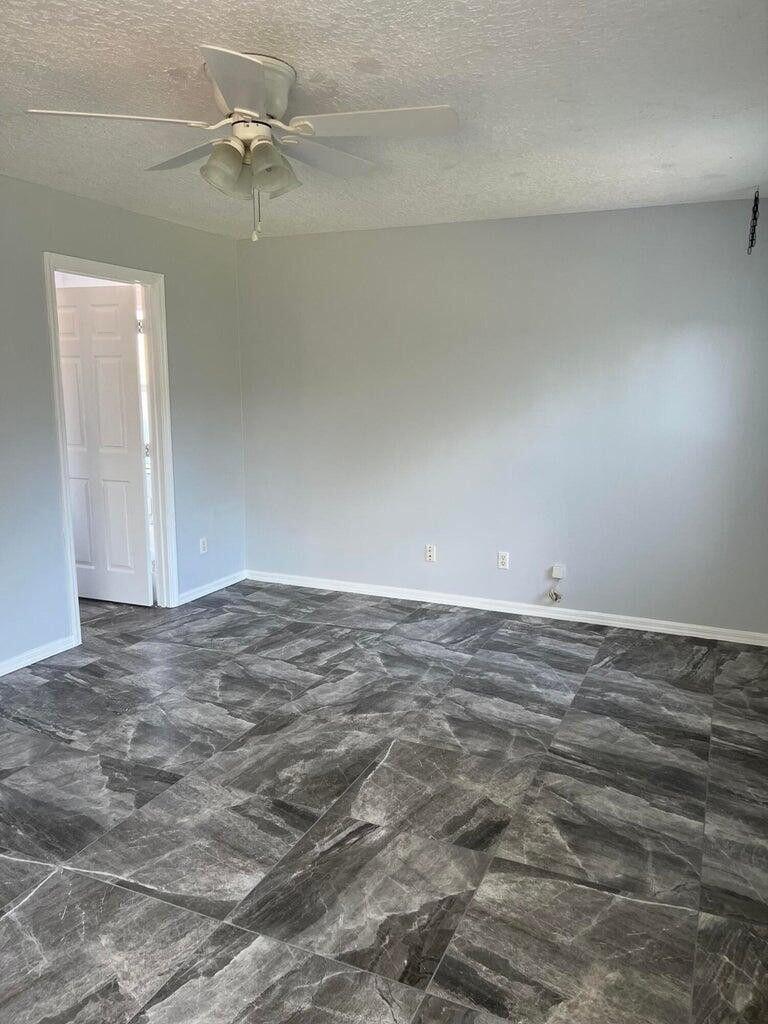 PORT ST LUCIE SECTION 3 - Residential Lease