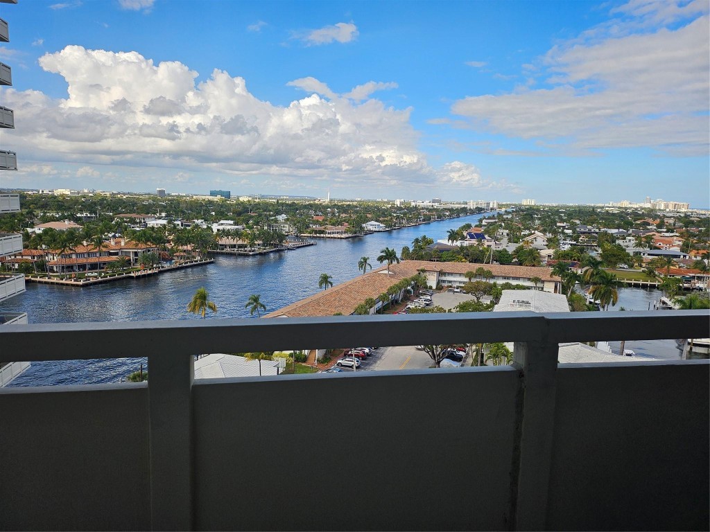 CORAL RIDGE TOWER - Residential