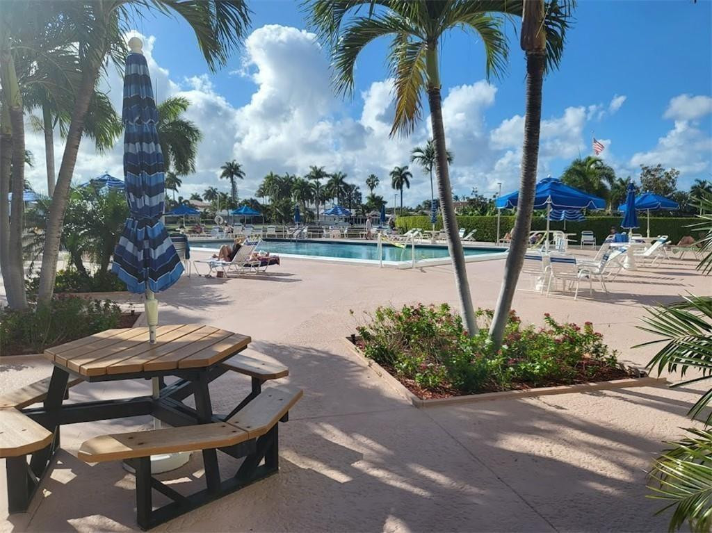 CORAL RIDGE TOWER - Residential