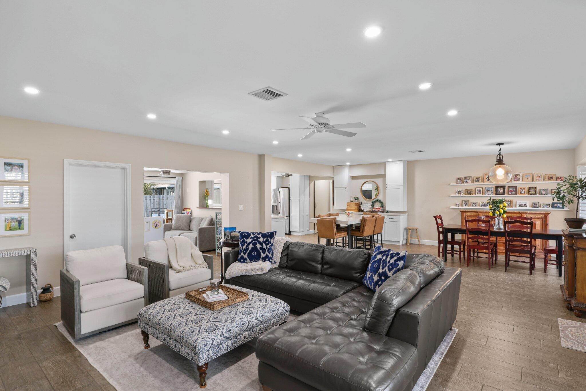 VENETIAN ISLES 3RD SEC - Residential