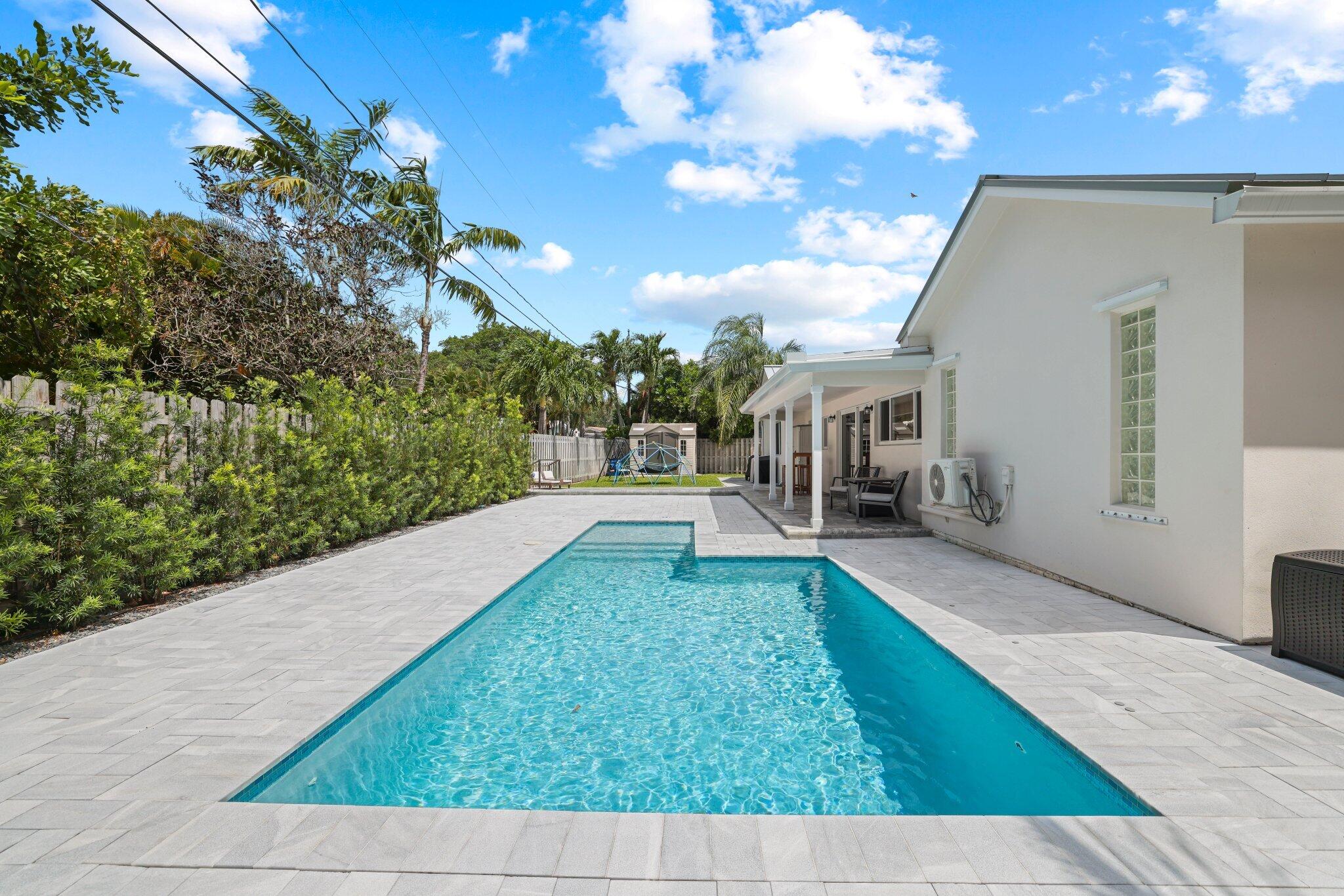VENETIAN ISLES 3RD SEC - Residential