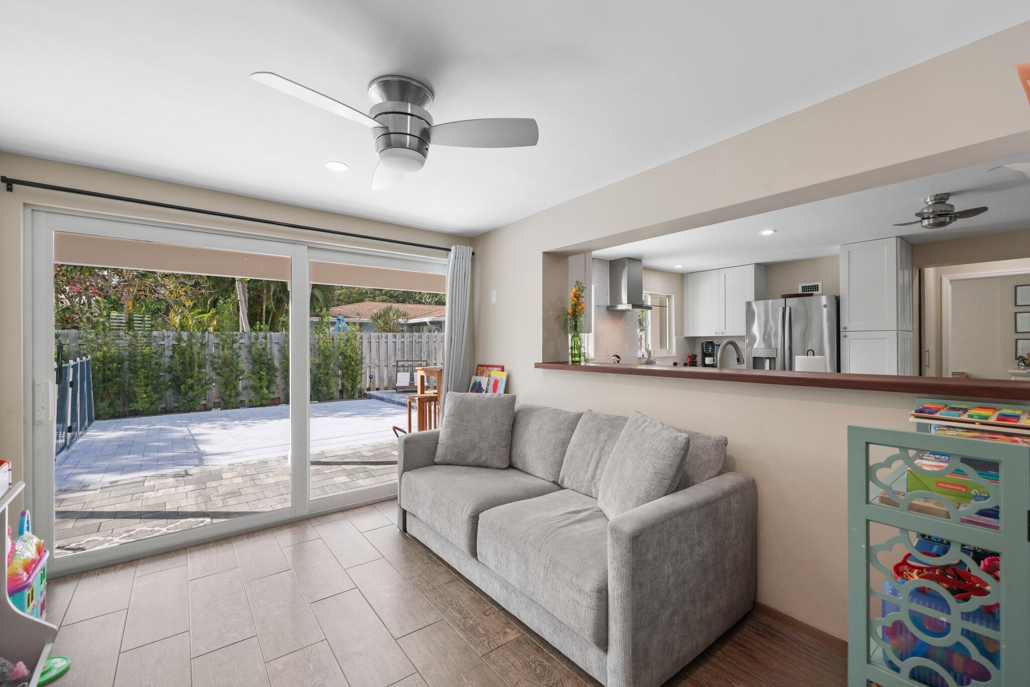 VENETIAN ISLES 3RD SEC - Residential