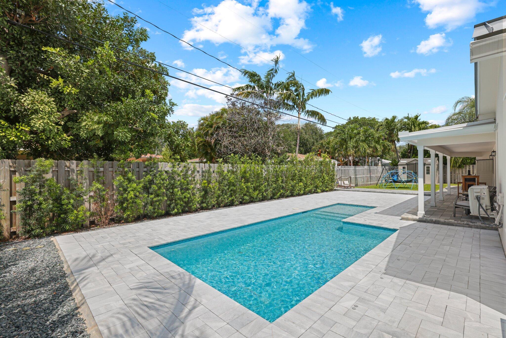 VENETIAN ISLES 3RD SEC - Residential
