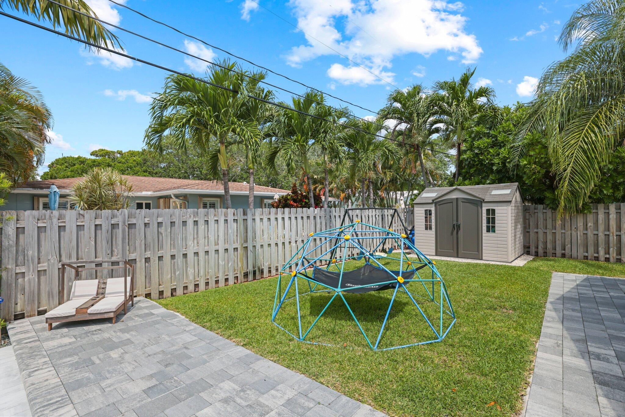 VENETIAN ISLES 3RD SEC - Residential