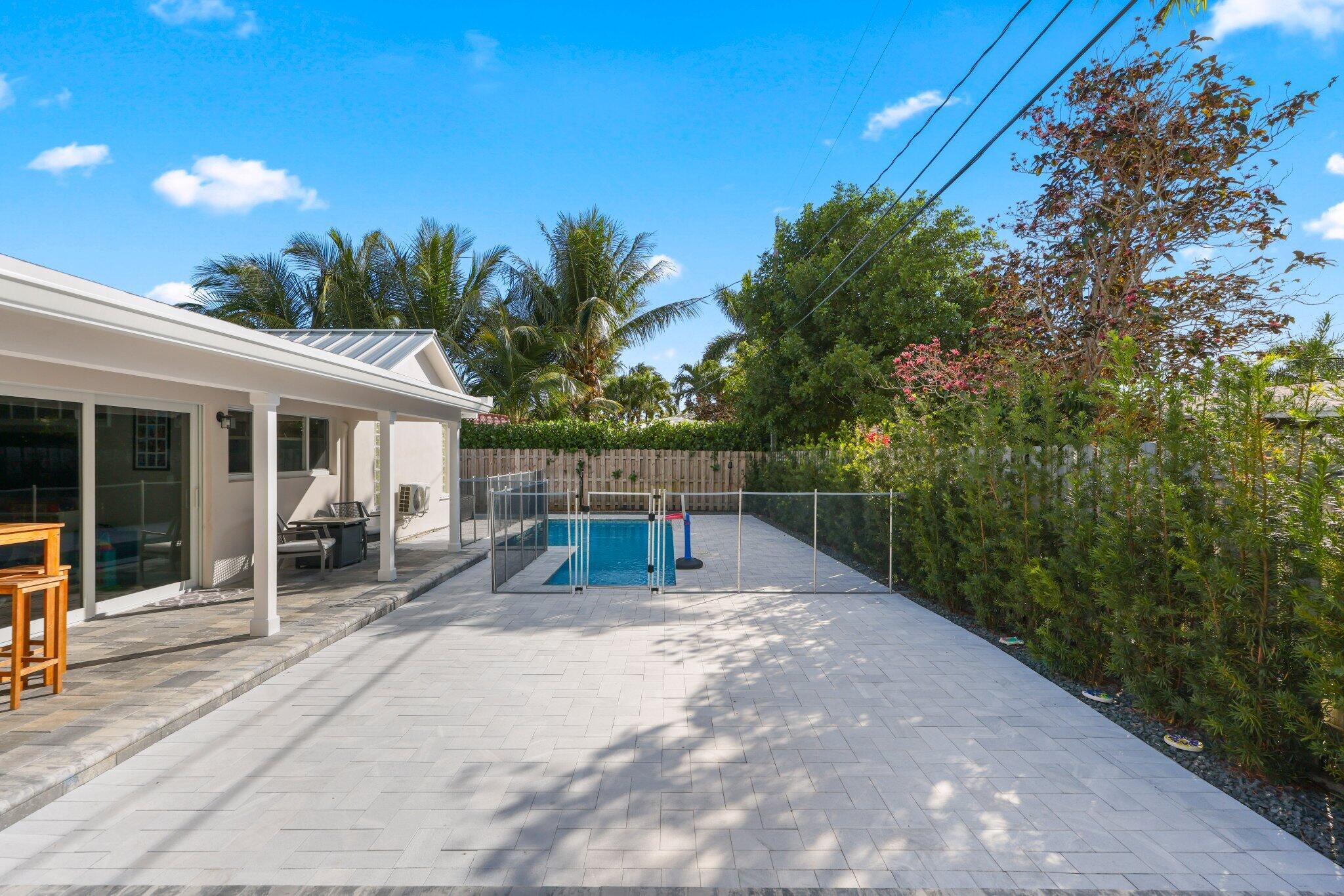 VENETIAN ISLES 3RD SEC - Residential