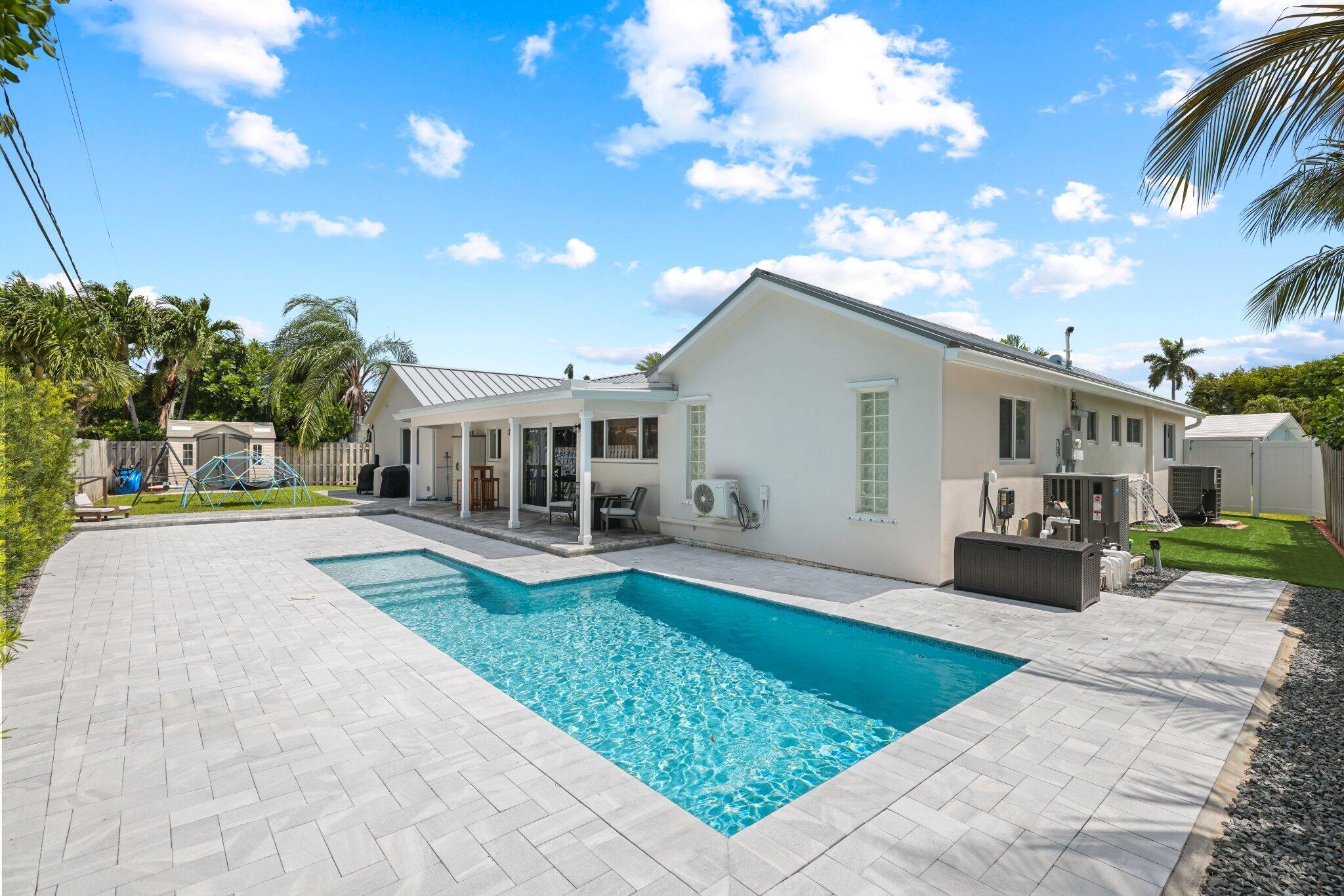 VENETIAN ISLES 3RD SEC - Residential