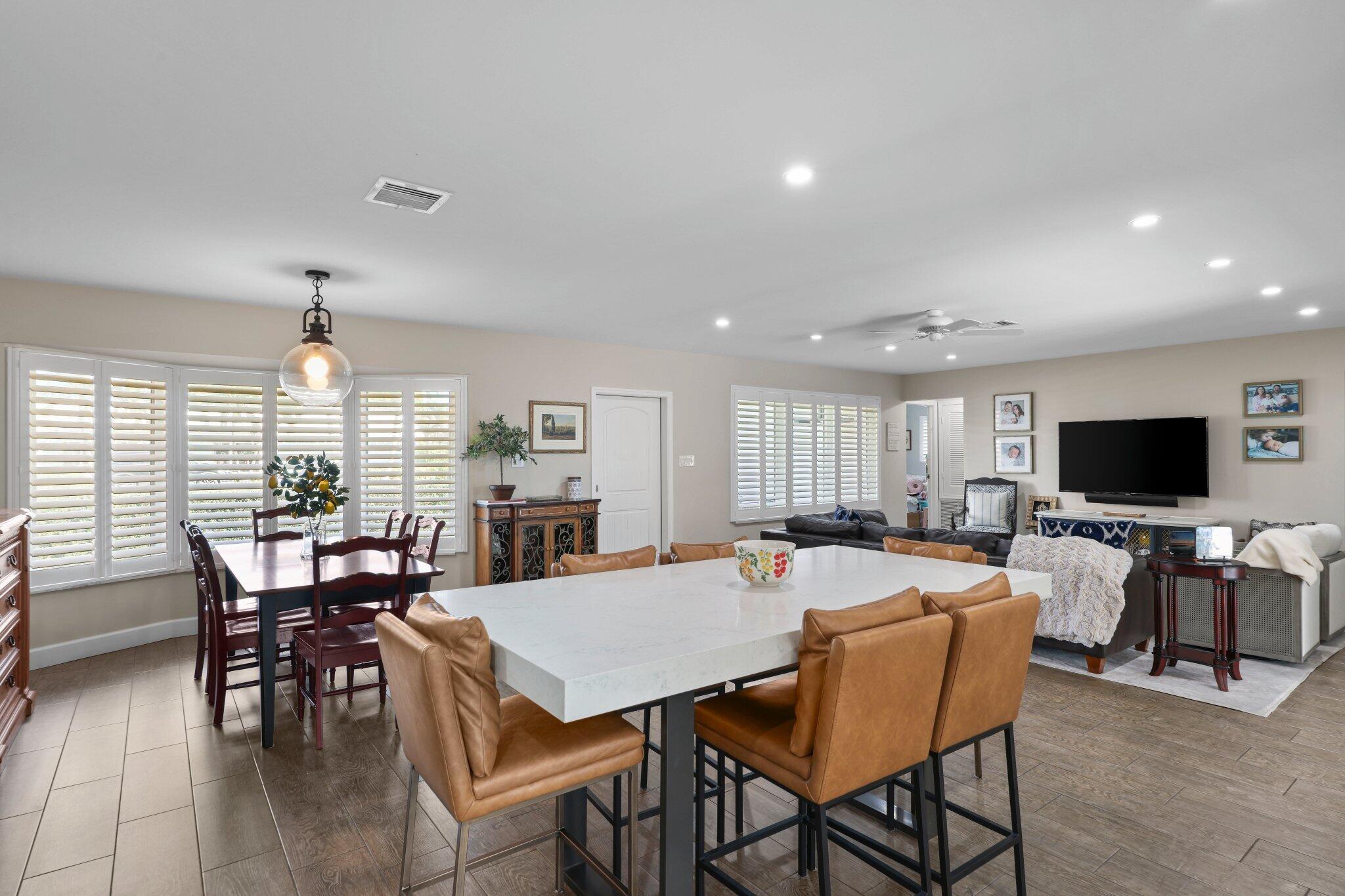 VENETIAN ISLES 3RD SEC - Residential