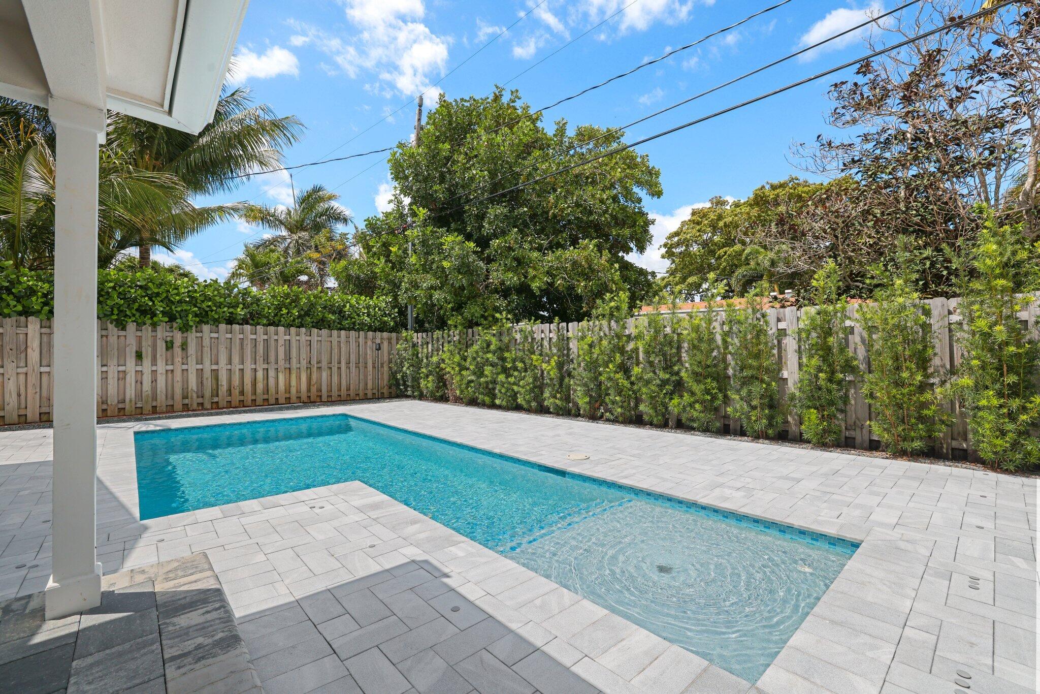 VENETIAN ISLES 3RD SEC - Residential