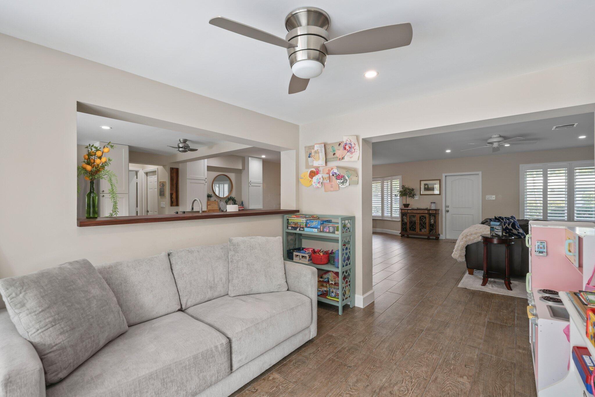 VENETIAN ISLES 3RD SEC - Residential