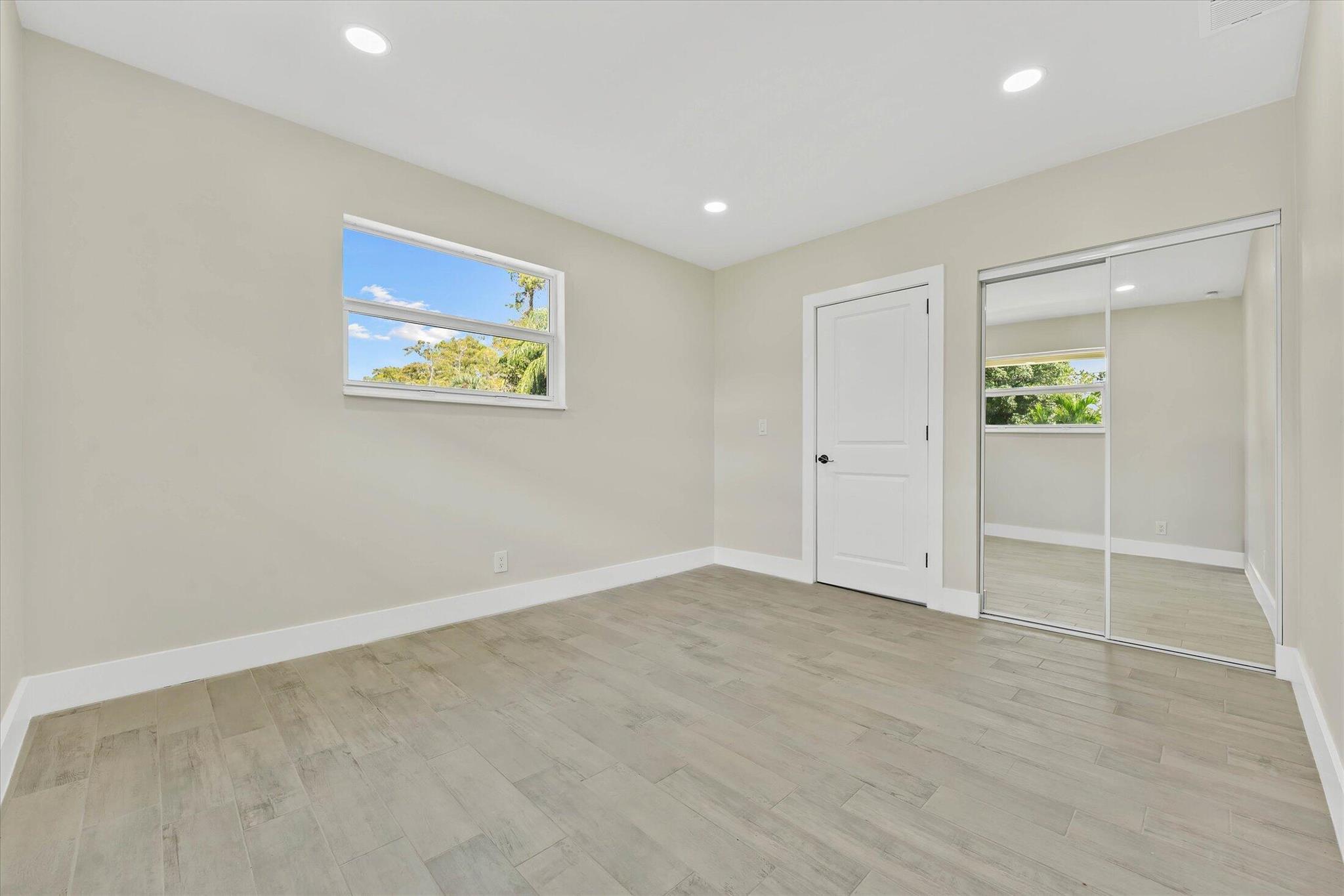 SQUARE LAKE SCHOOL - Residential