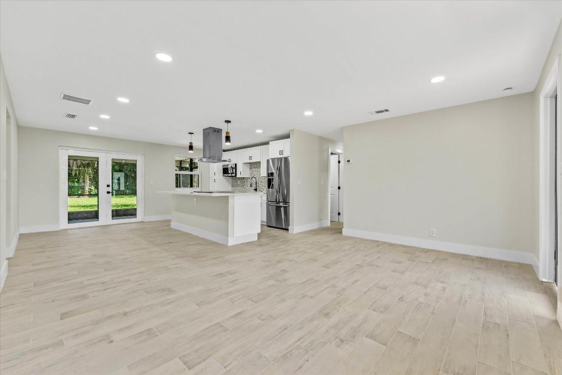 SQUARE LAKE SCHOOL - Residential