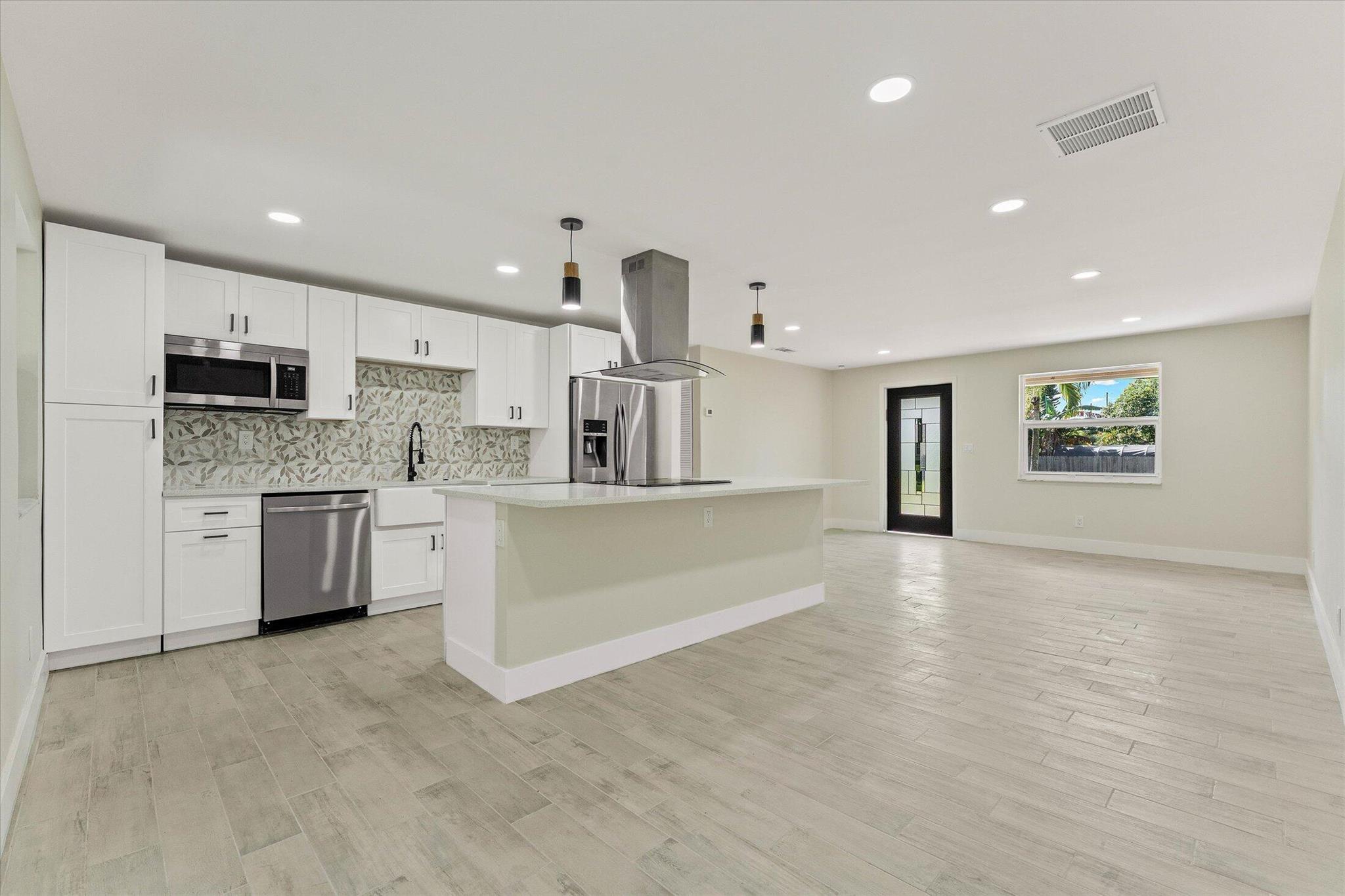 SQUARE LAKE SCHOOL - Residential