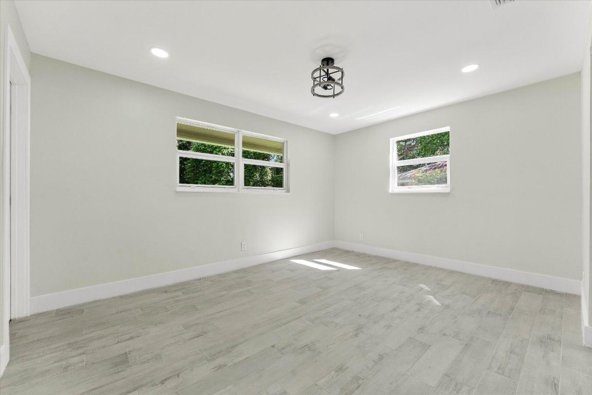 SQUARE LAKE SCHOOL - Residential