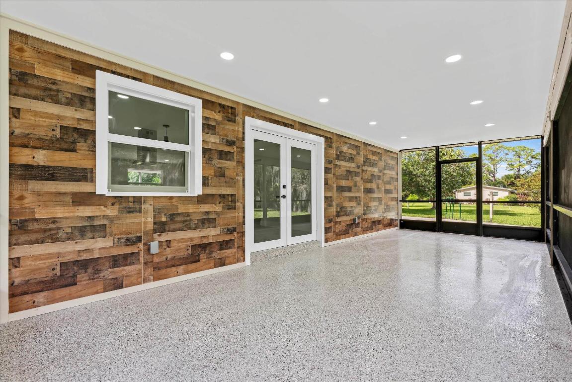 SQUARE LAKE SCHOOL - Residential